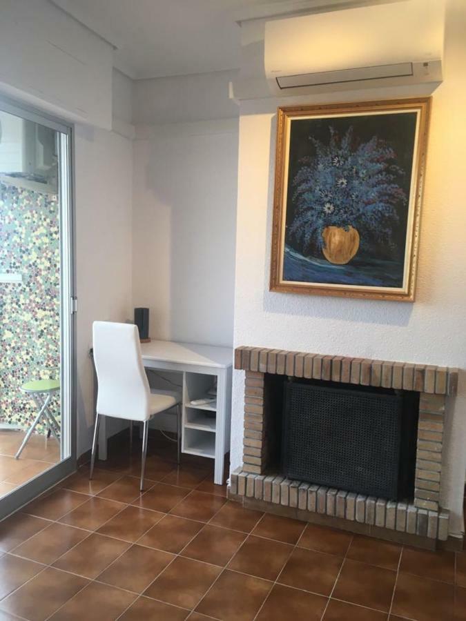 2 Bedroom'S Flat On The Beach, City Center, 1 Line 圣波拉 外观 照片