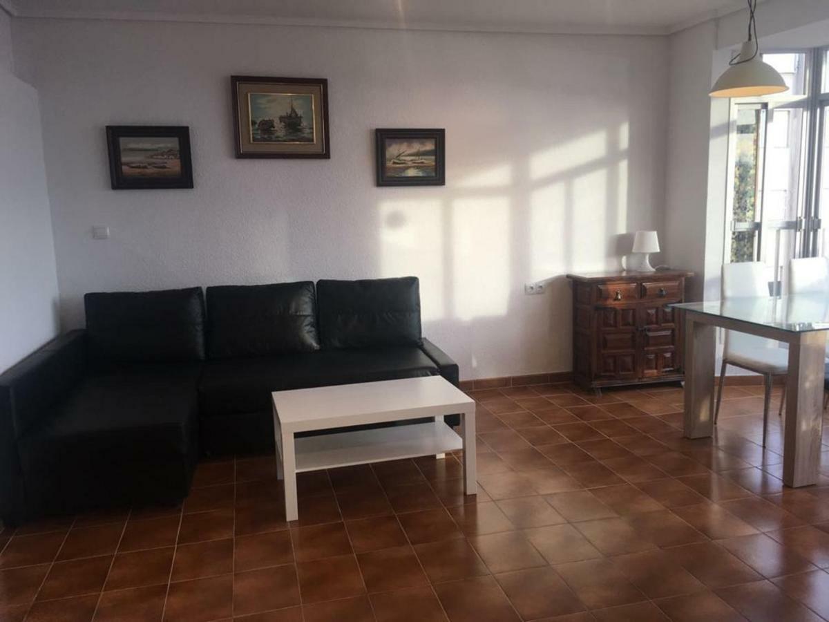 2 Bedroom'S Flat On The Beach, City Center, 1 Line 圣波拉 外观 照片