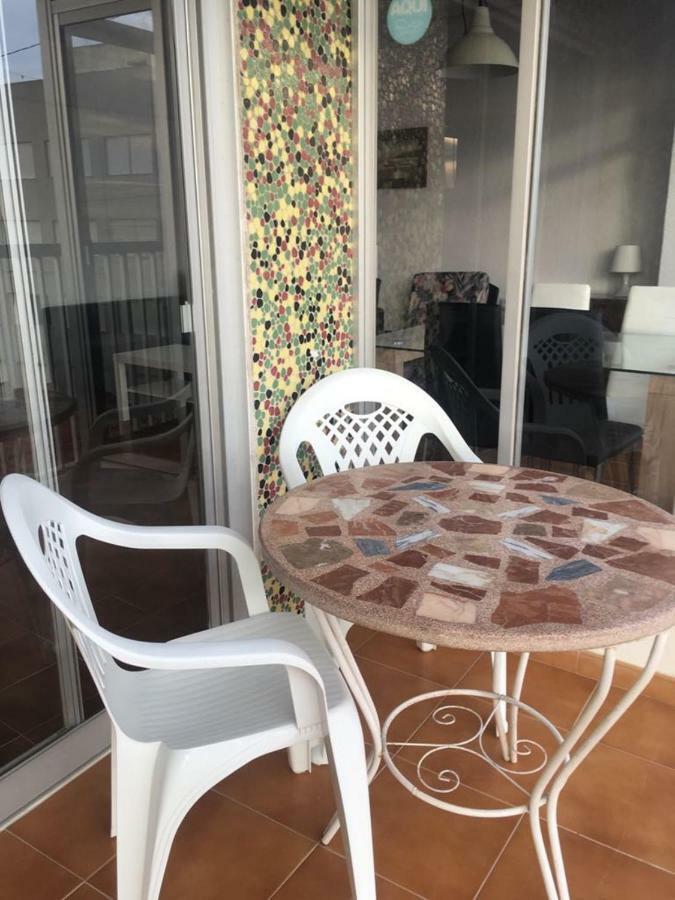 2 Bedroom'S Flat On The Beach, City Center, 1 Line 圣波拉 外观 照片