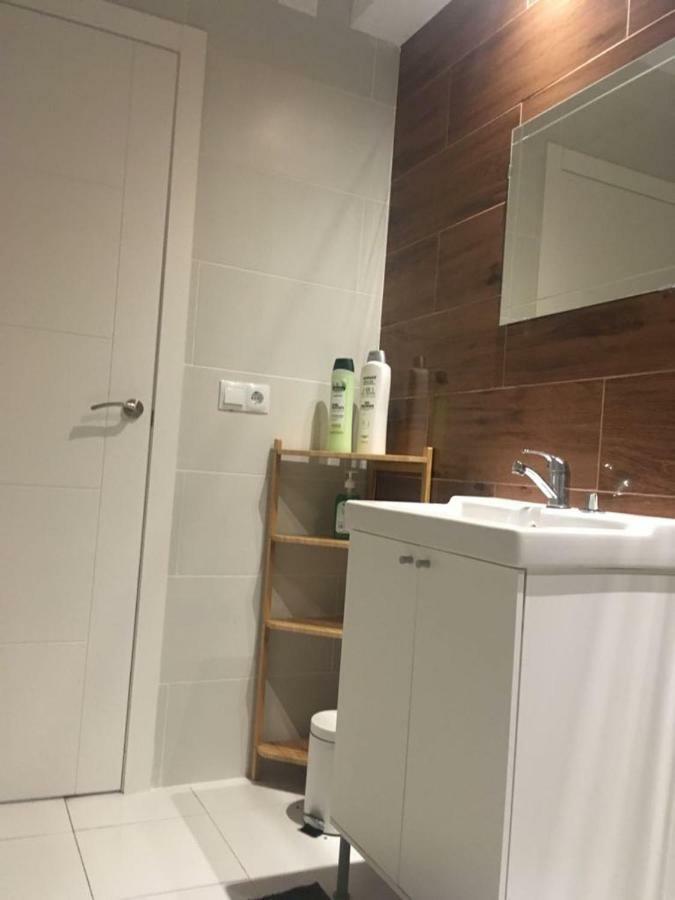 2 Bedroom'S Flat On The Beach, City Center, 1 Line 圣波拉 外观 照片