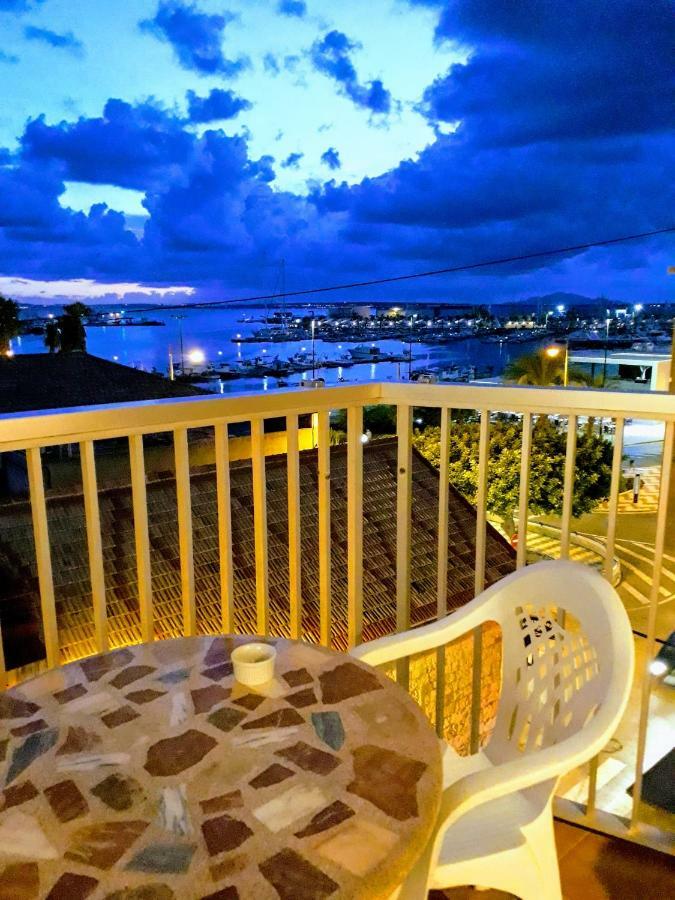 2 Bedroom'S Flat On The Beach, City Center, 1 Line 圣波拉 外观 照片