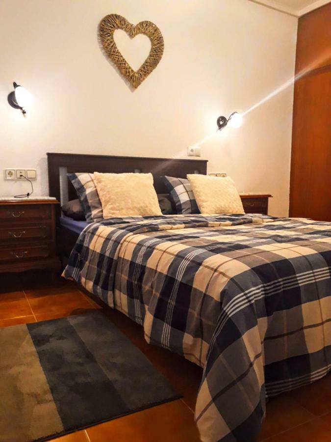 2 Bedroom'S Flat On The Beach, City Center, 1 Line 圣波拉 外观 照片
